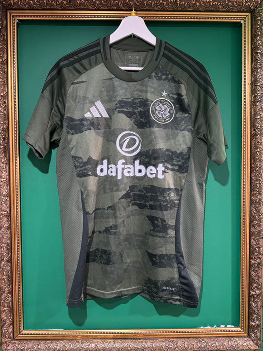 Celtic 2024/25 third shirt medium