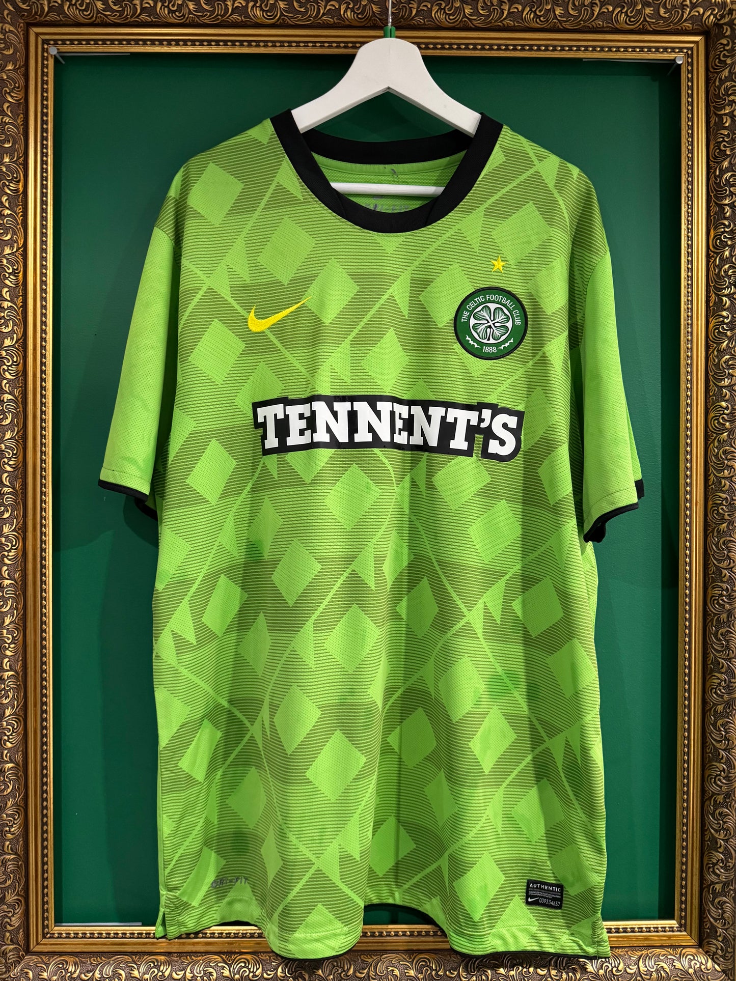 Celtic 2010/11 away shirt xlarge McCourt 20
