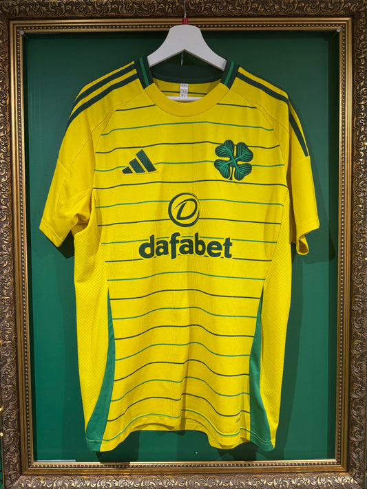 Celtic 2024/25 away shirt large