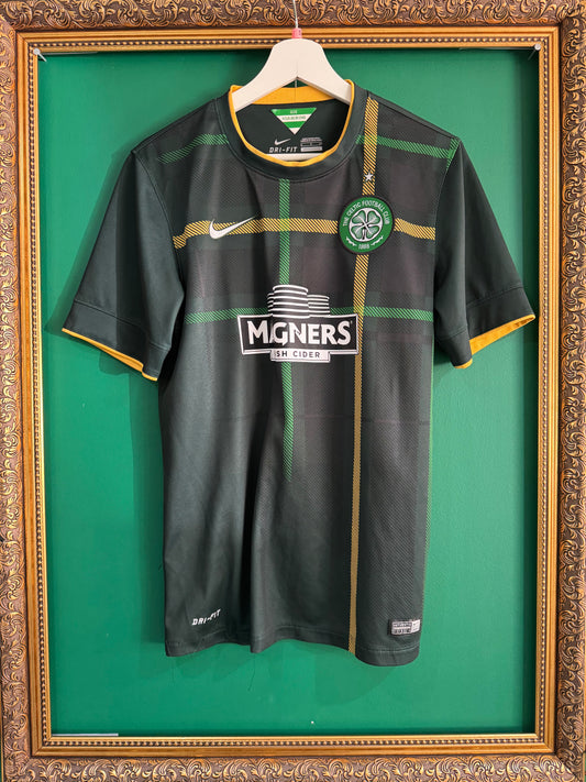 Celtic 2014/15 away shirt small