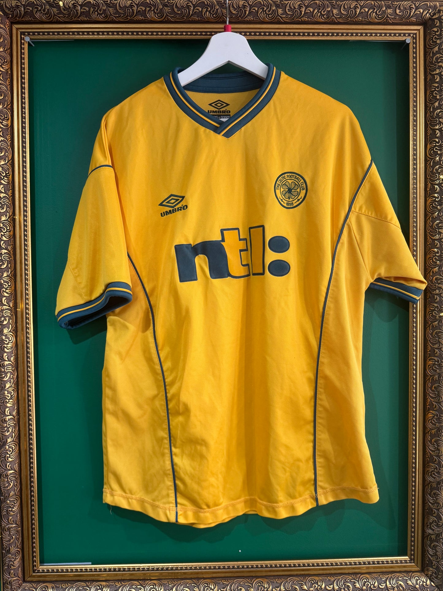 Celtic 2000/01 away shirt large
