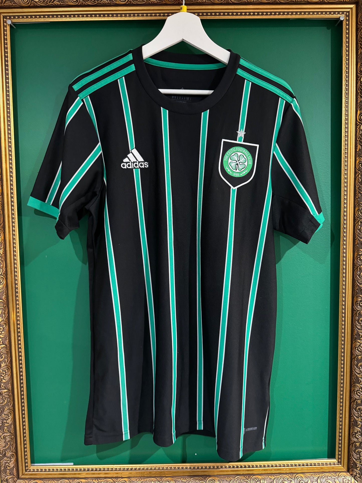 Celtic 2022/23 away shirt medium unsponsored