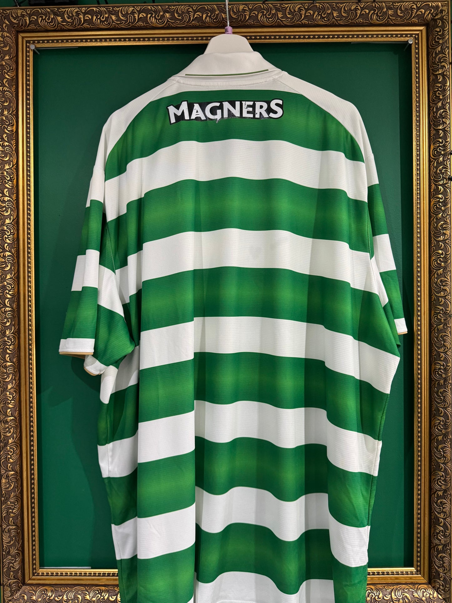 Celtic 2016/17 home shirt xxxxl signed Berti Auld