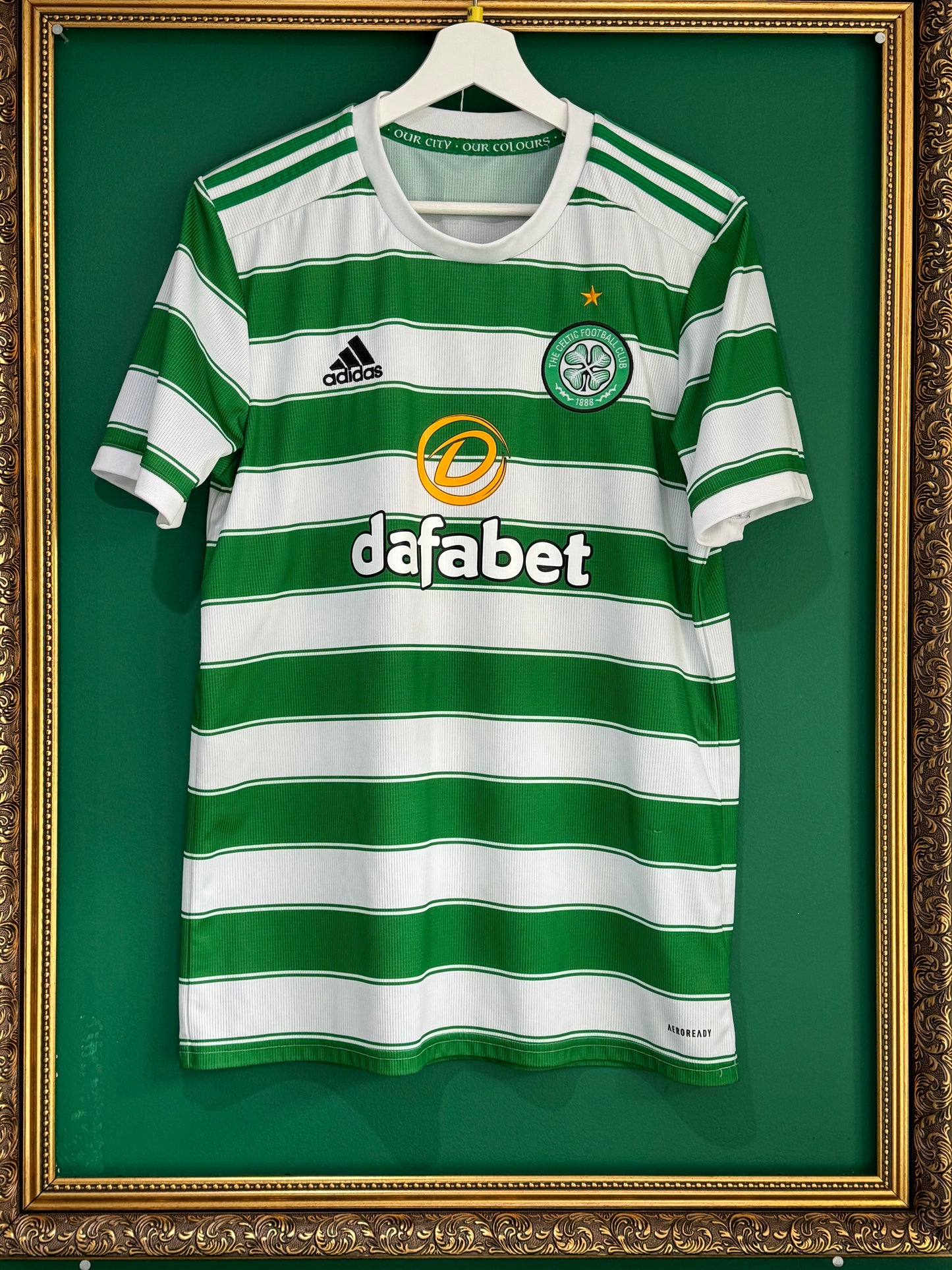 Celtic 2021/22 home medium