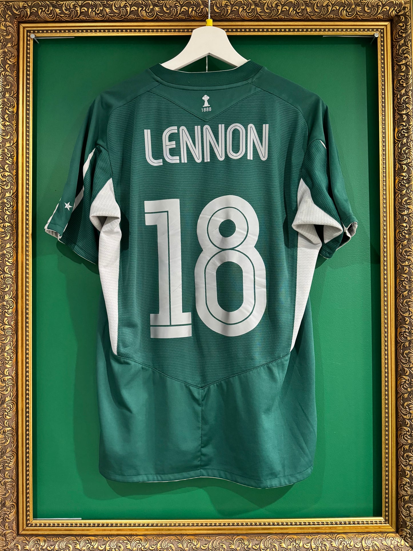 Celtic 2004/05 away medium Lennon 18