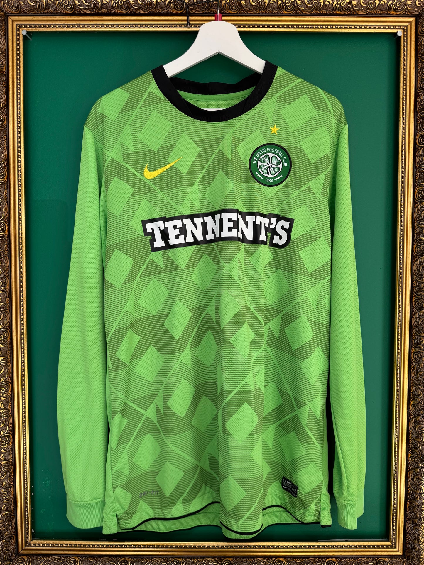 Celtic 2010/11 away large ls