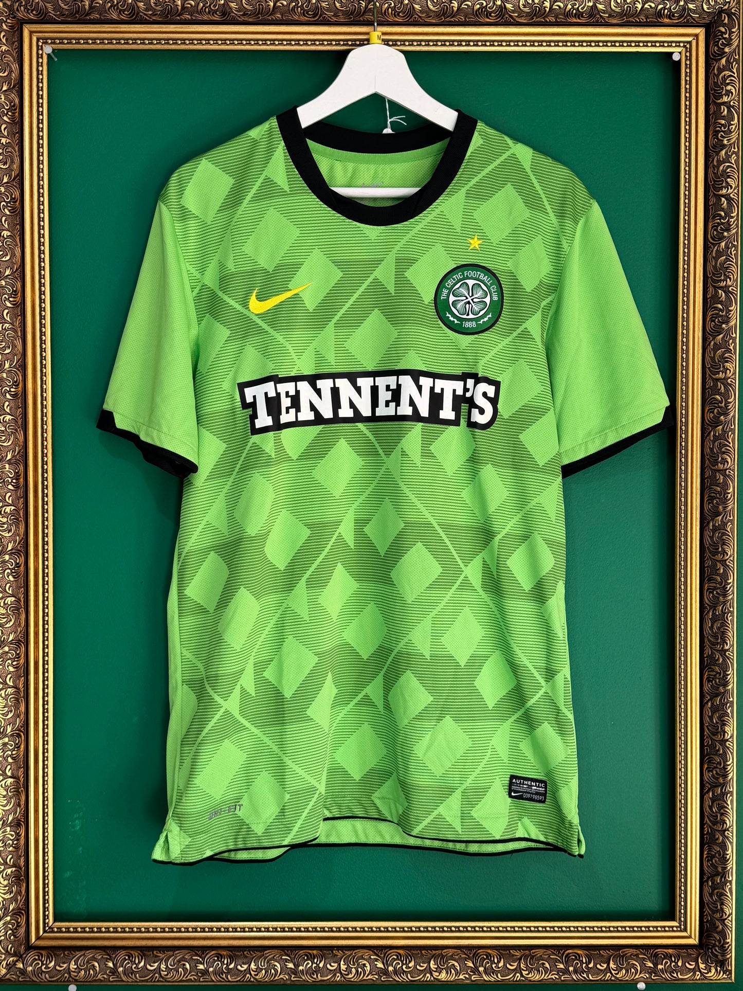 Celtic 2010/11 away medium