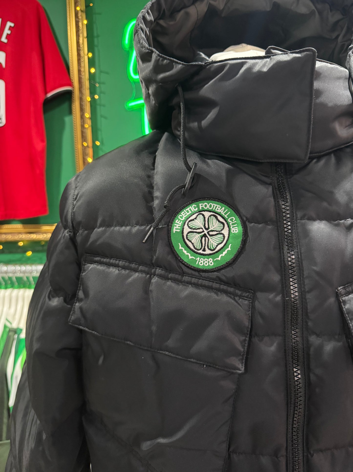 Celtic padded puffer coach jacket medium Nike