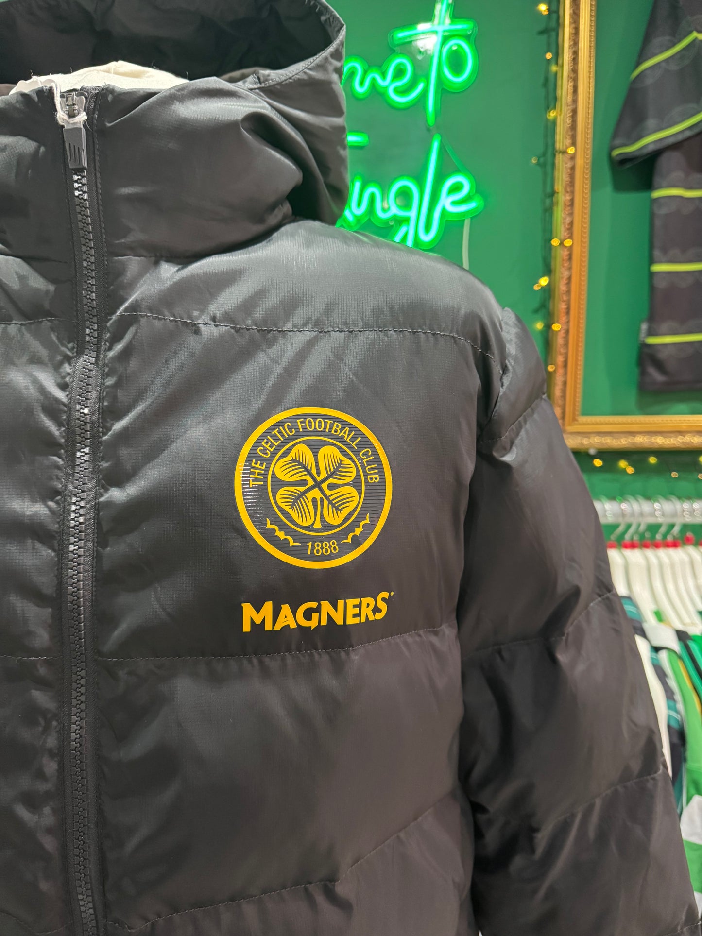 Celtic padded puffer coach jacket new balance large