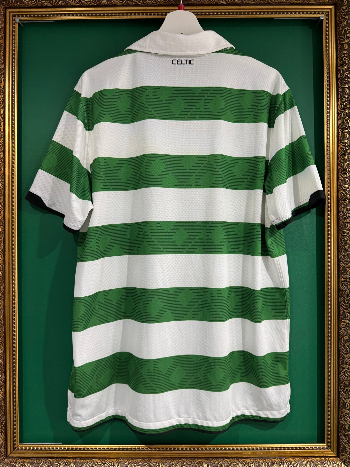 Celtic 2010/11 home shirt large