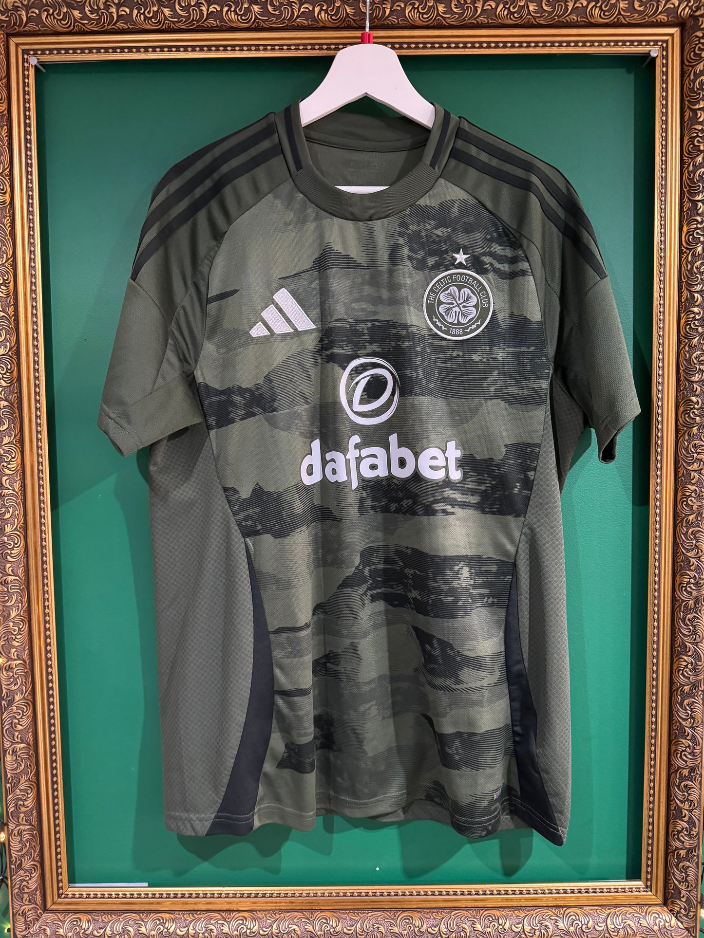 Celtic 2024/25 third shirt large