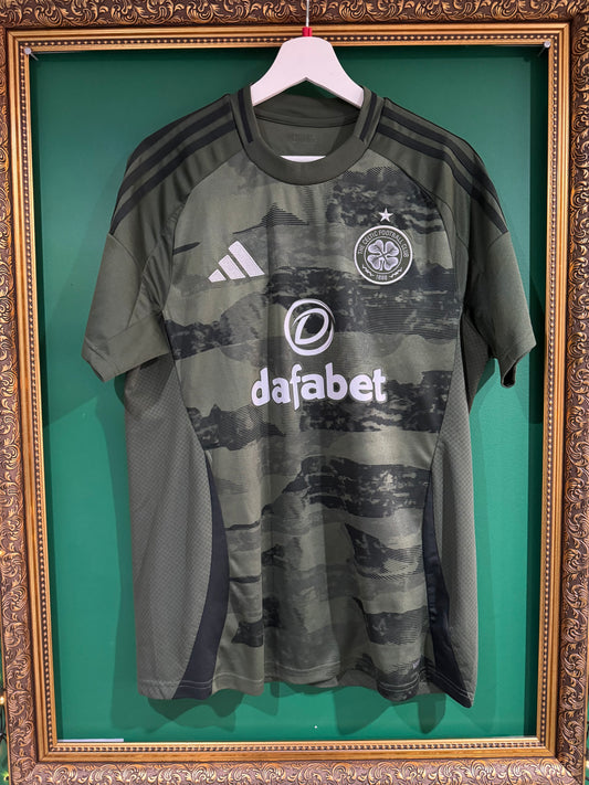 Celtic 2024/25 third shirt large