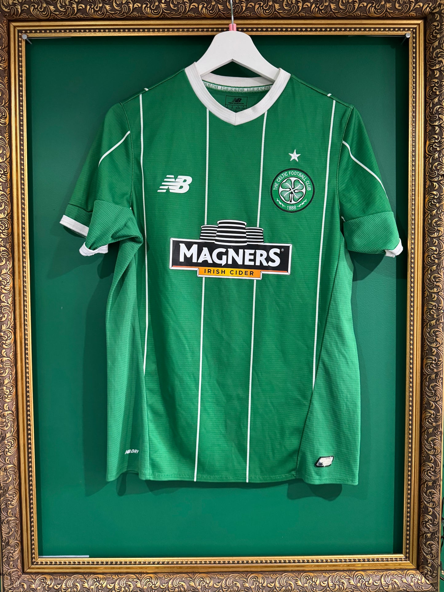 Celtic 2015/16 away shirt small