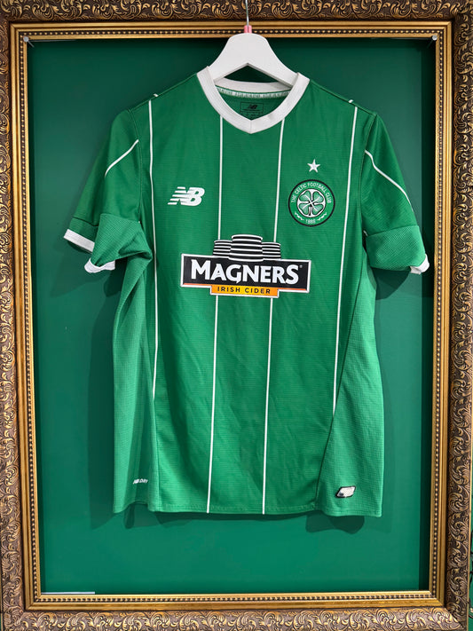 Celtic 2015/16 away shirt small