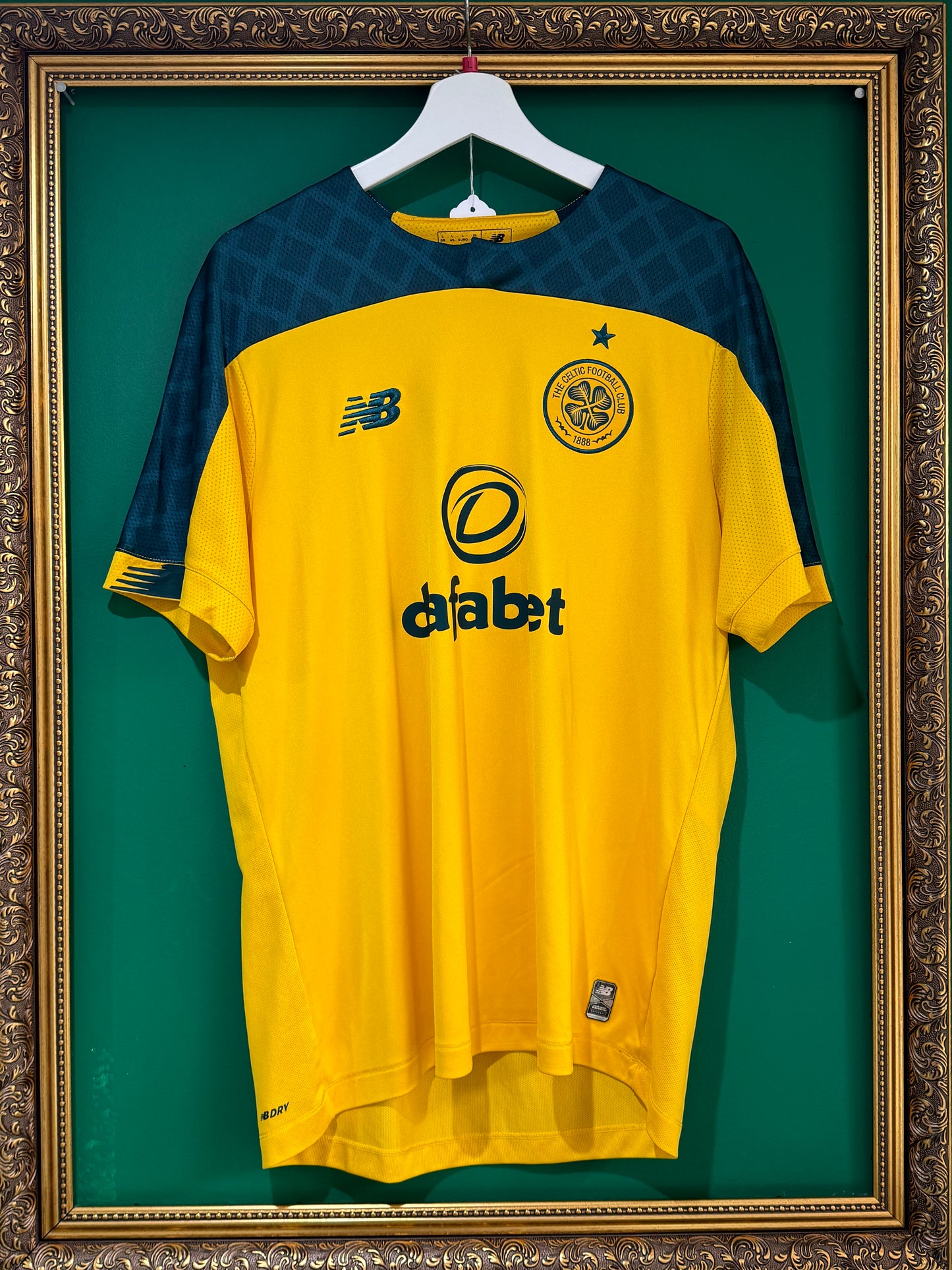 Celtic 2019/20 away large