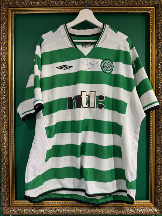 Celtic 2001/03 home shirt xxl signed by Tom Boyd