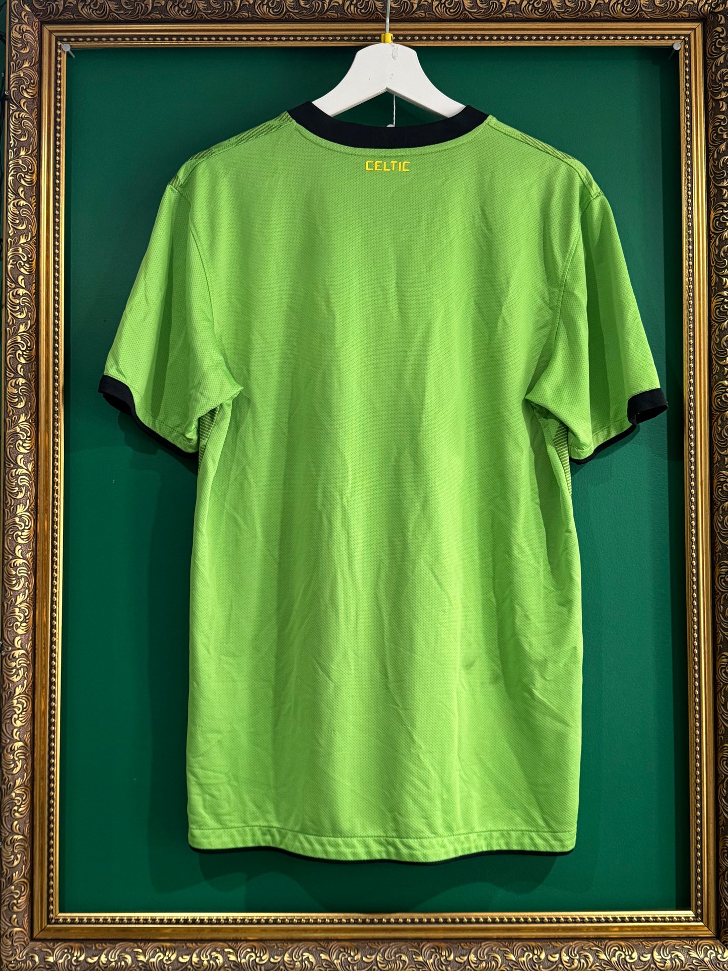 Celtic 2010/11 away shirt medium 8/10
