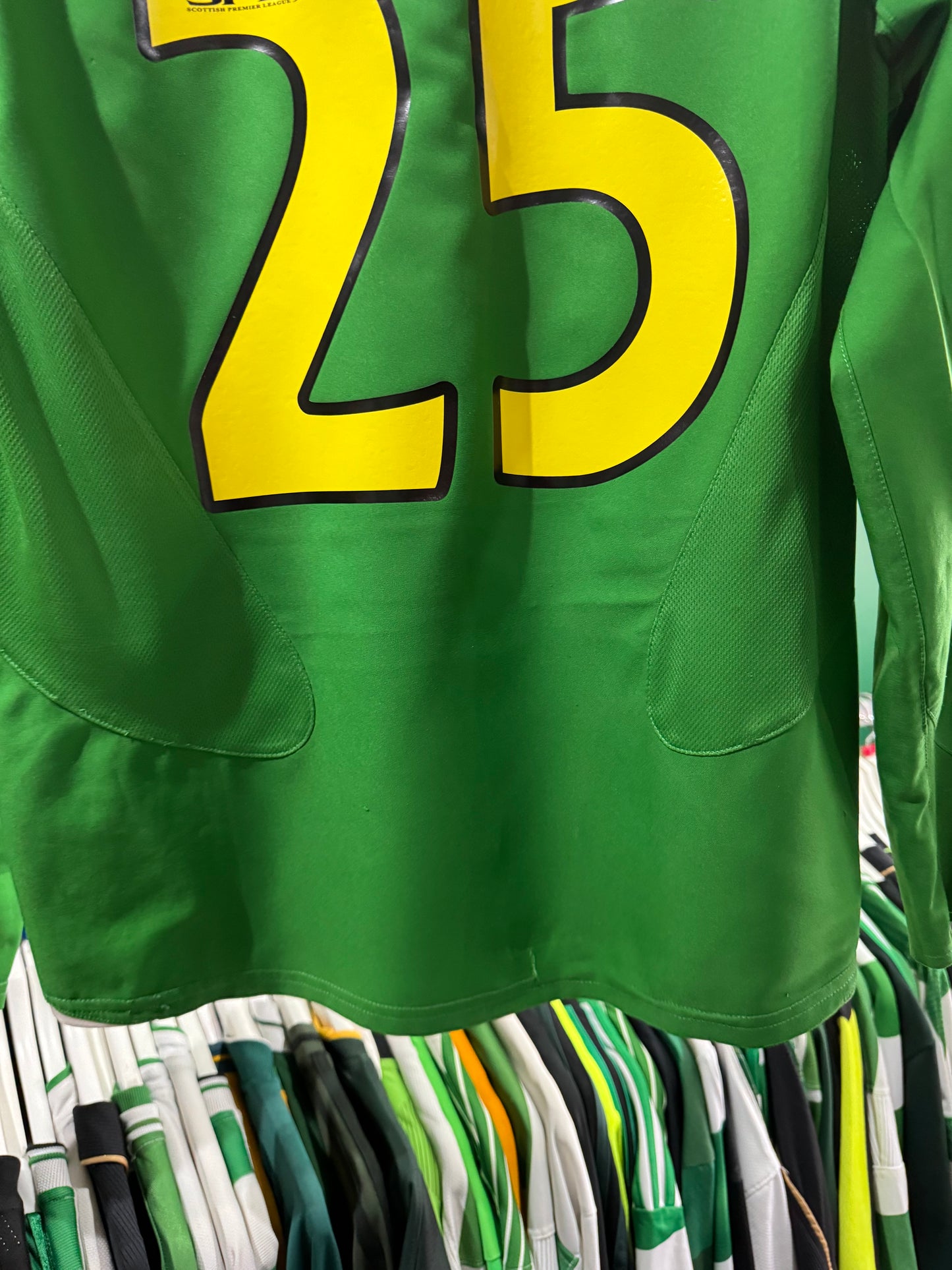 Celtic 2005/06 away shirt medium ls Nakamura 25