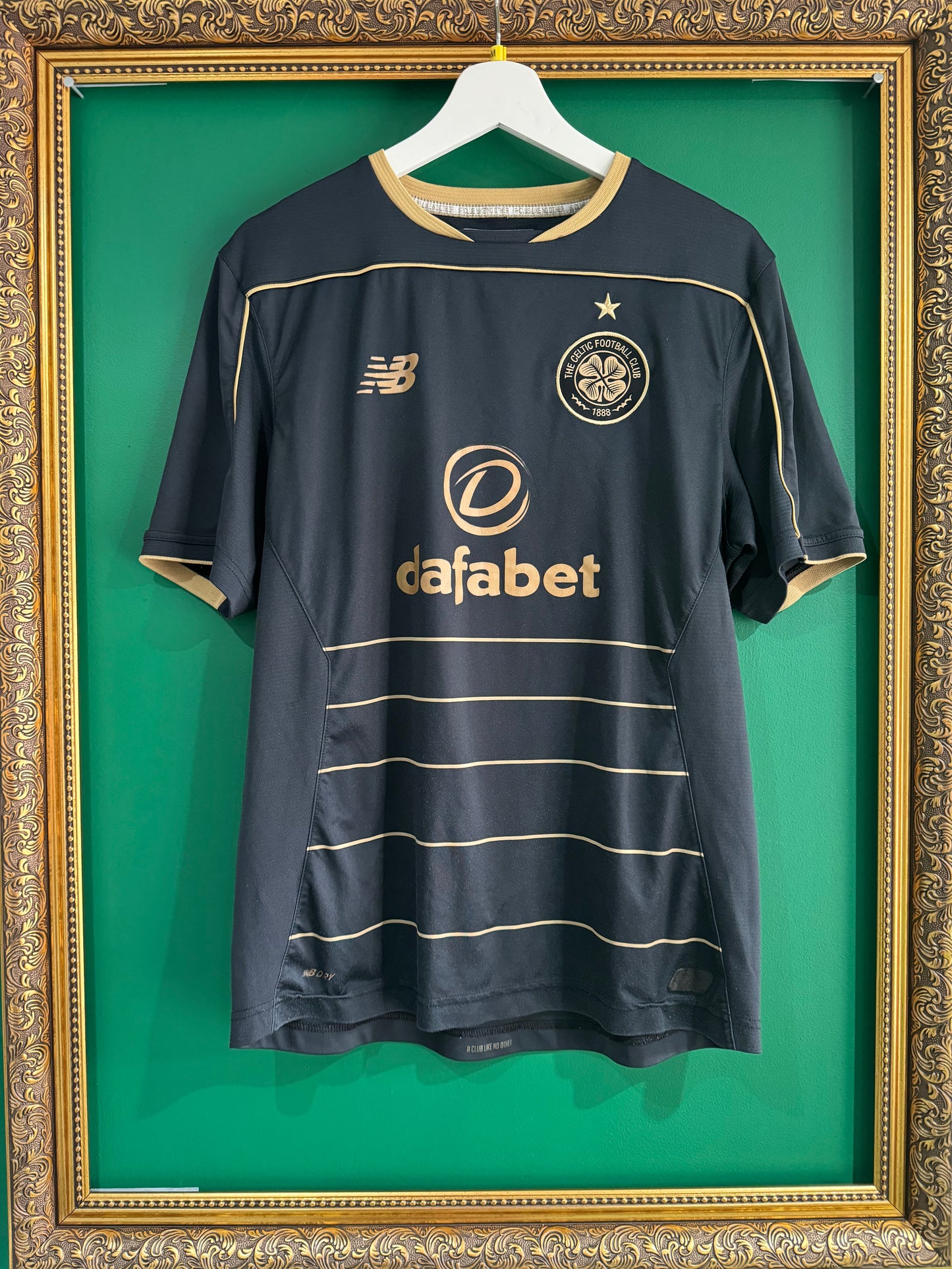 Celtic 2016/17 away medium