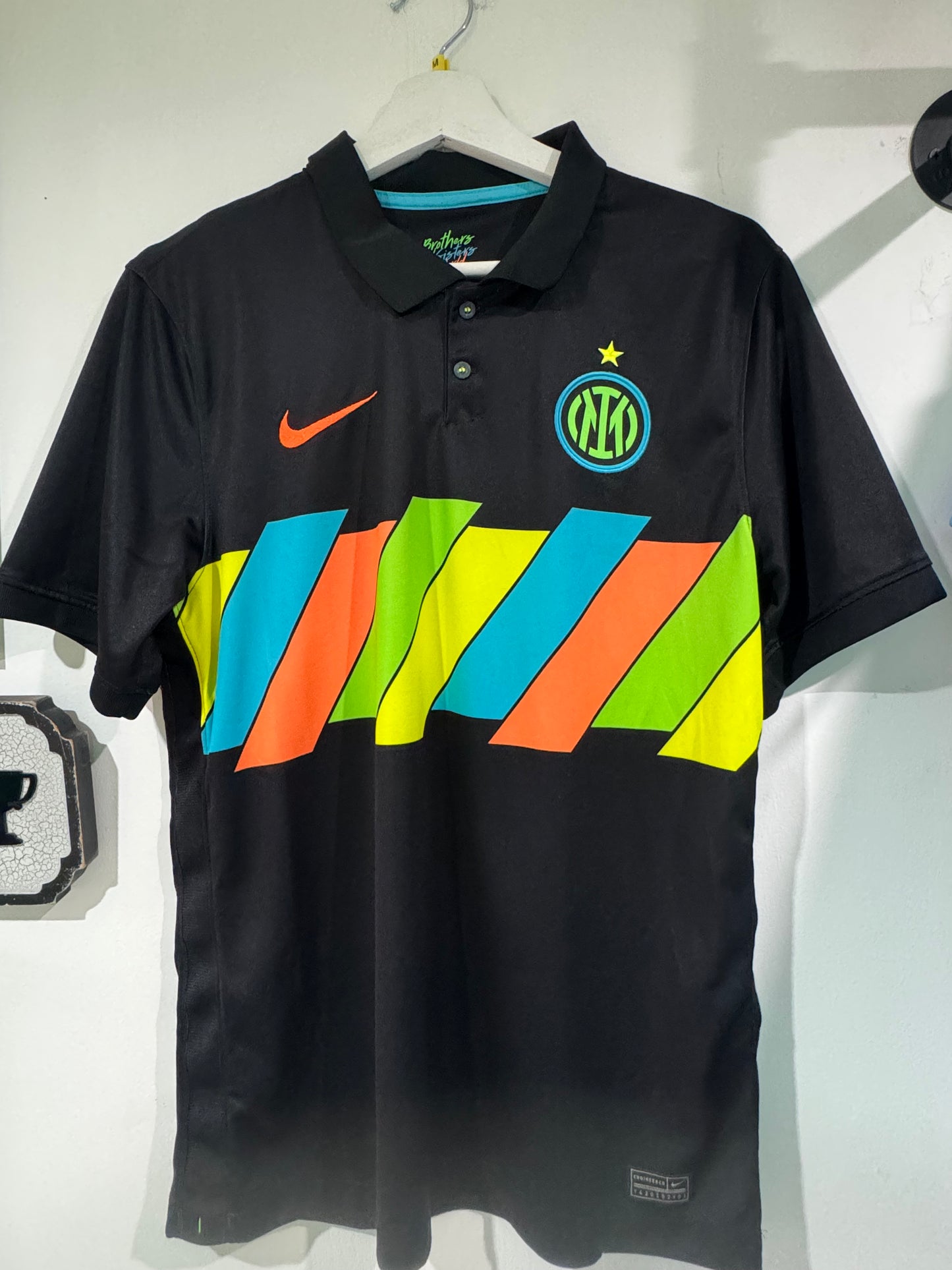 Inter Milan 2021/22 third medium