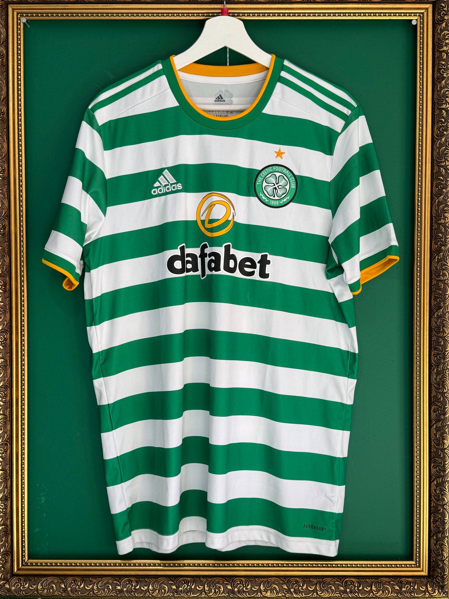 Celtic 2020/21 home shirt large