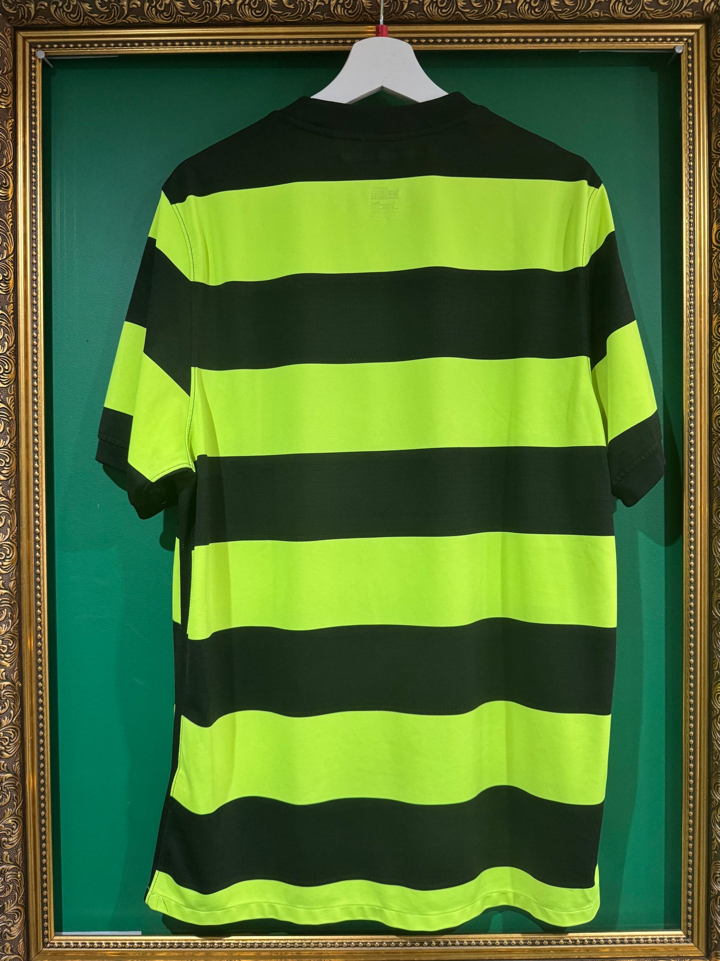 Celtic 2009/10 away shirt large