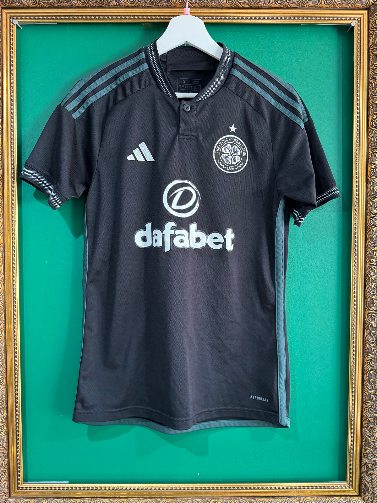 Celtic 2023/24 away shirt small Palma 7