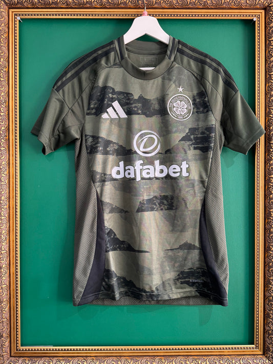 Celtic 2024/25 third shirt small