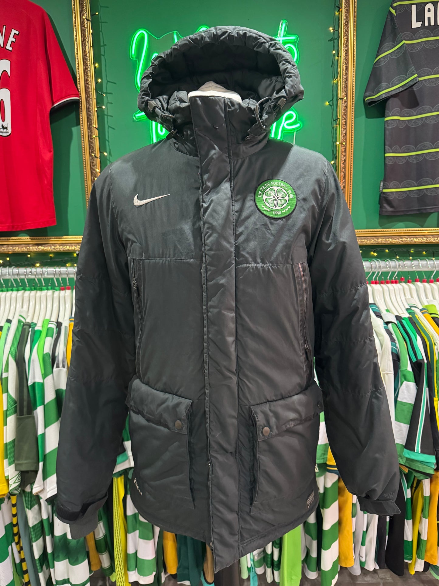 Celtic padded puffer coach jacket Nike small