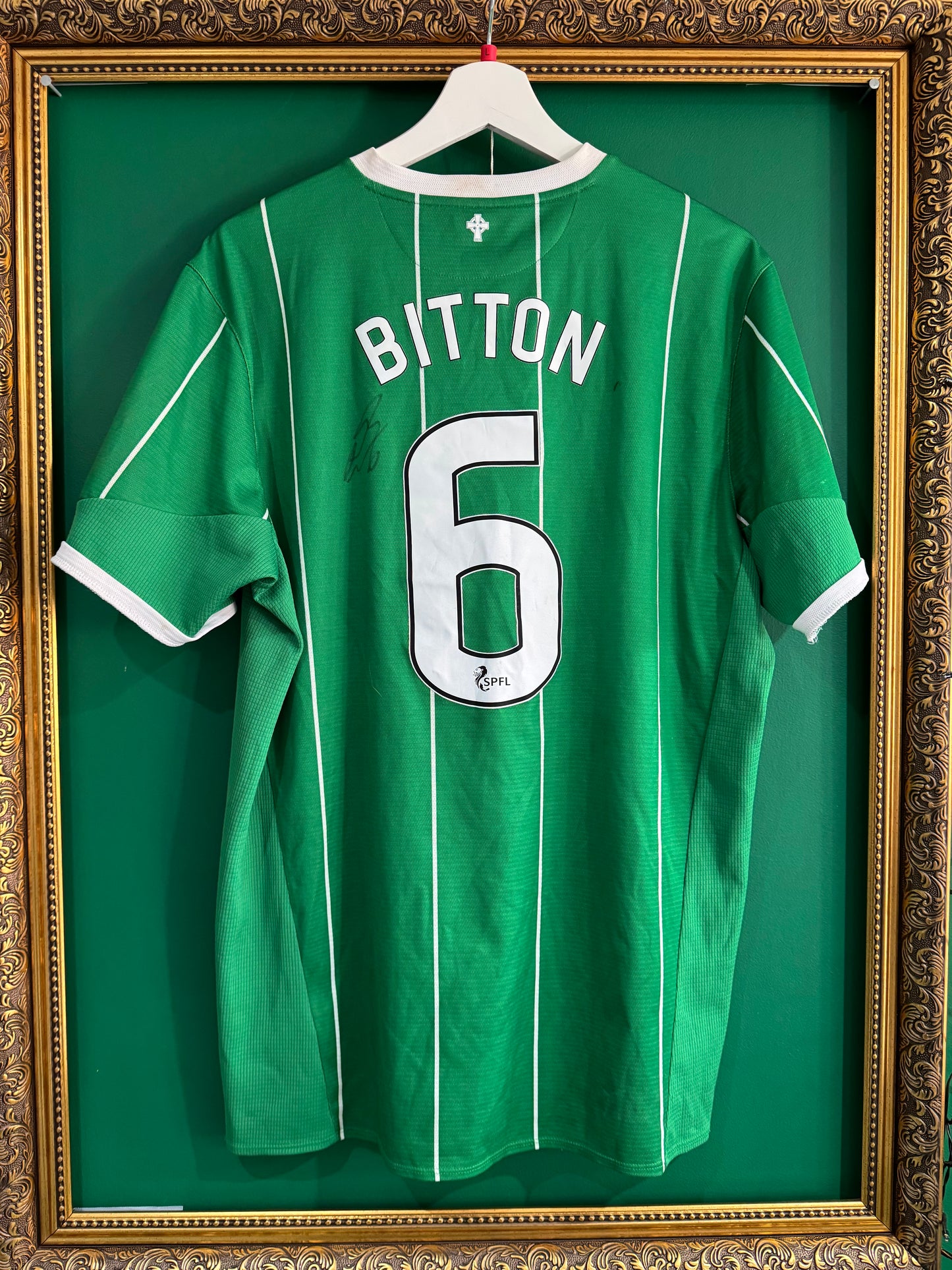 Celtic 2015/16 away shirt large Bitton 6 signed