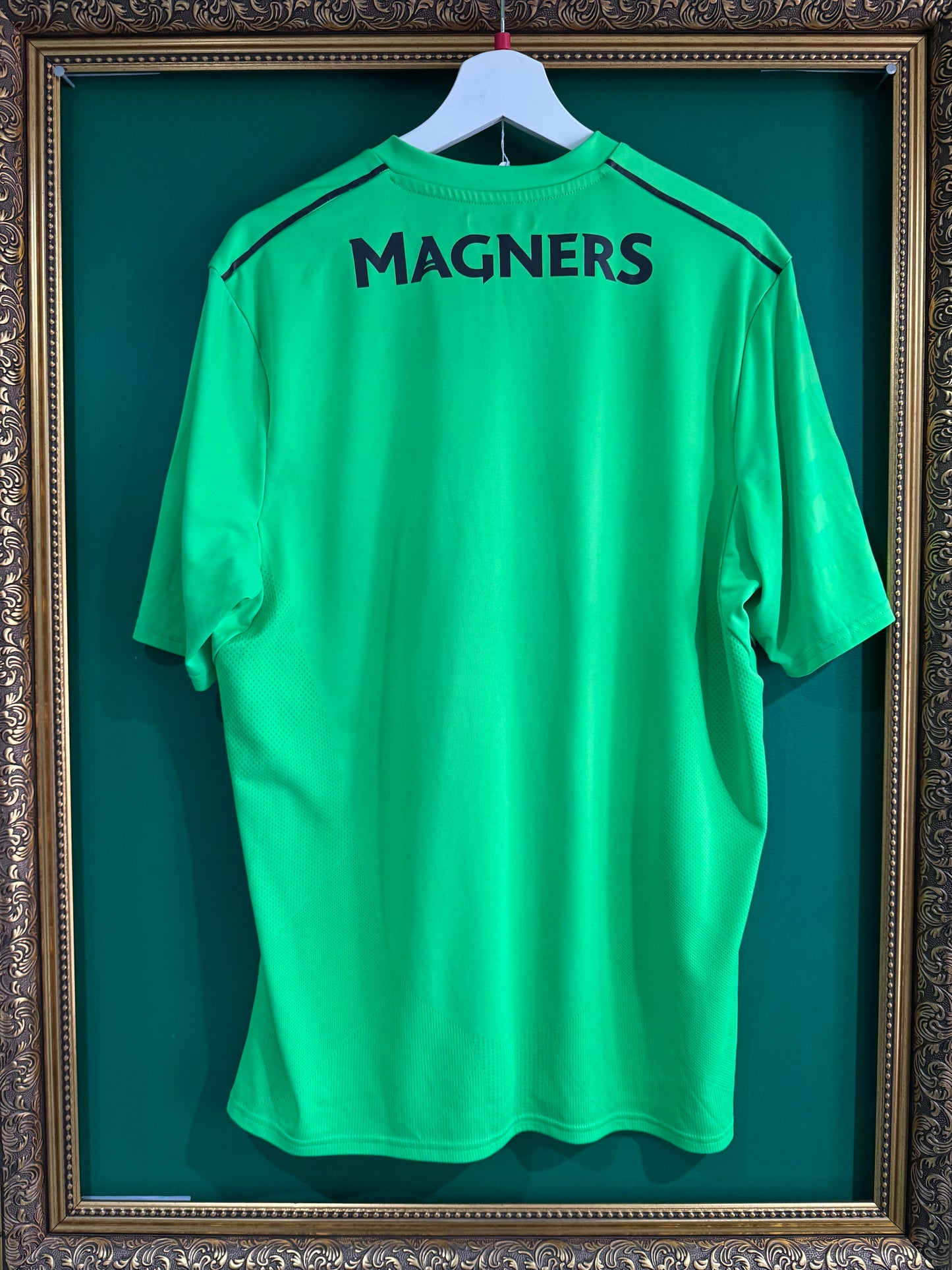 Celtic 2017/18 third shirt large
