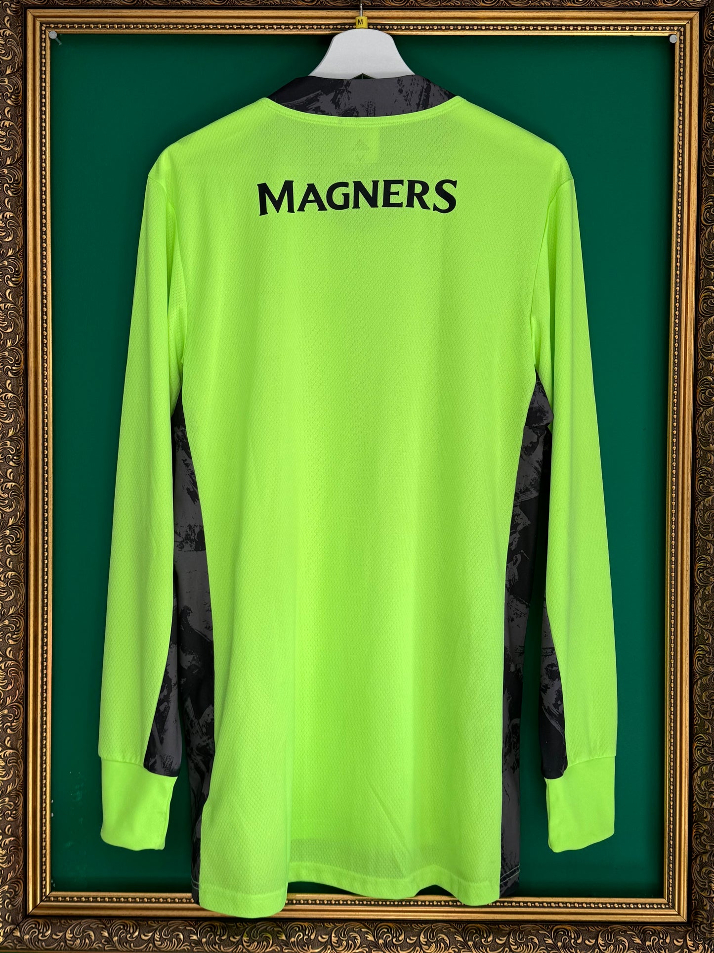 Celtic 2020/21 away goalkeeper medium