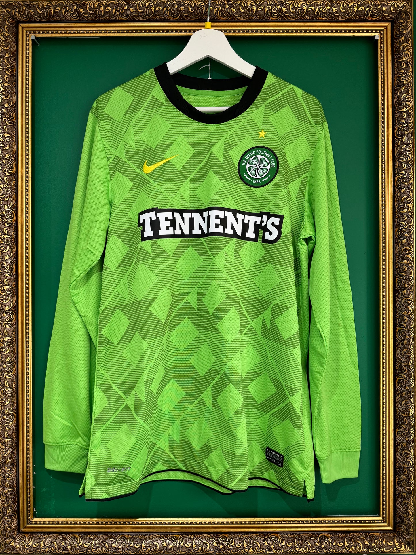 Celtic 2010/11 away Emilio 3 medium ls