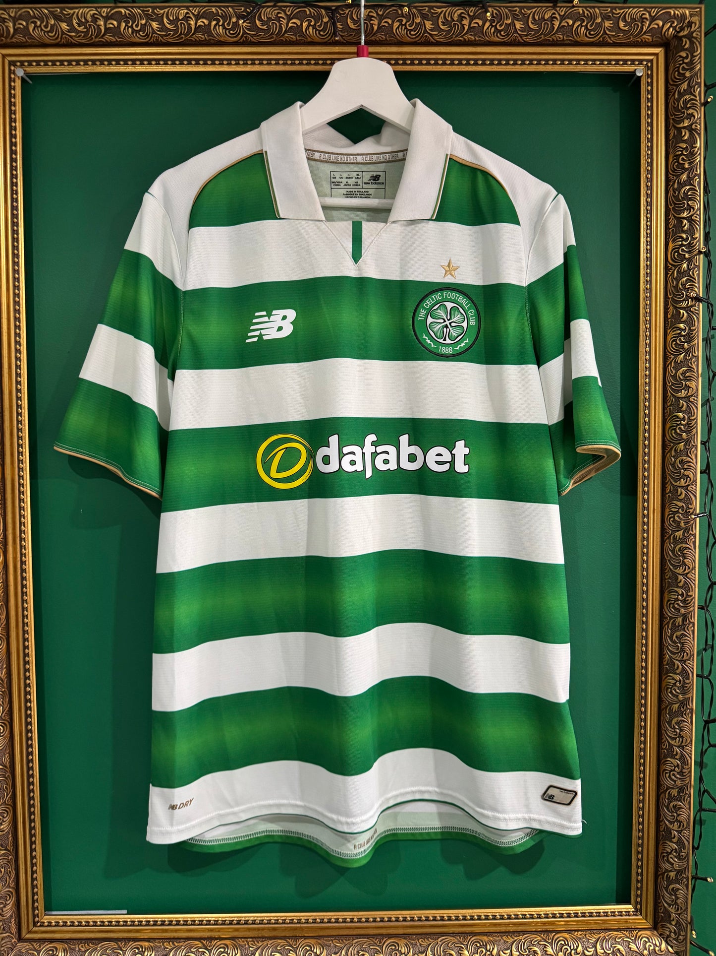 Celtic 2016/17 home shirt large Rogic 18