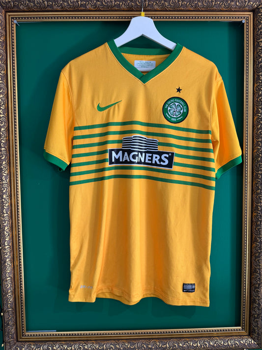 Celtic 2013/14 away shirt medium