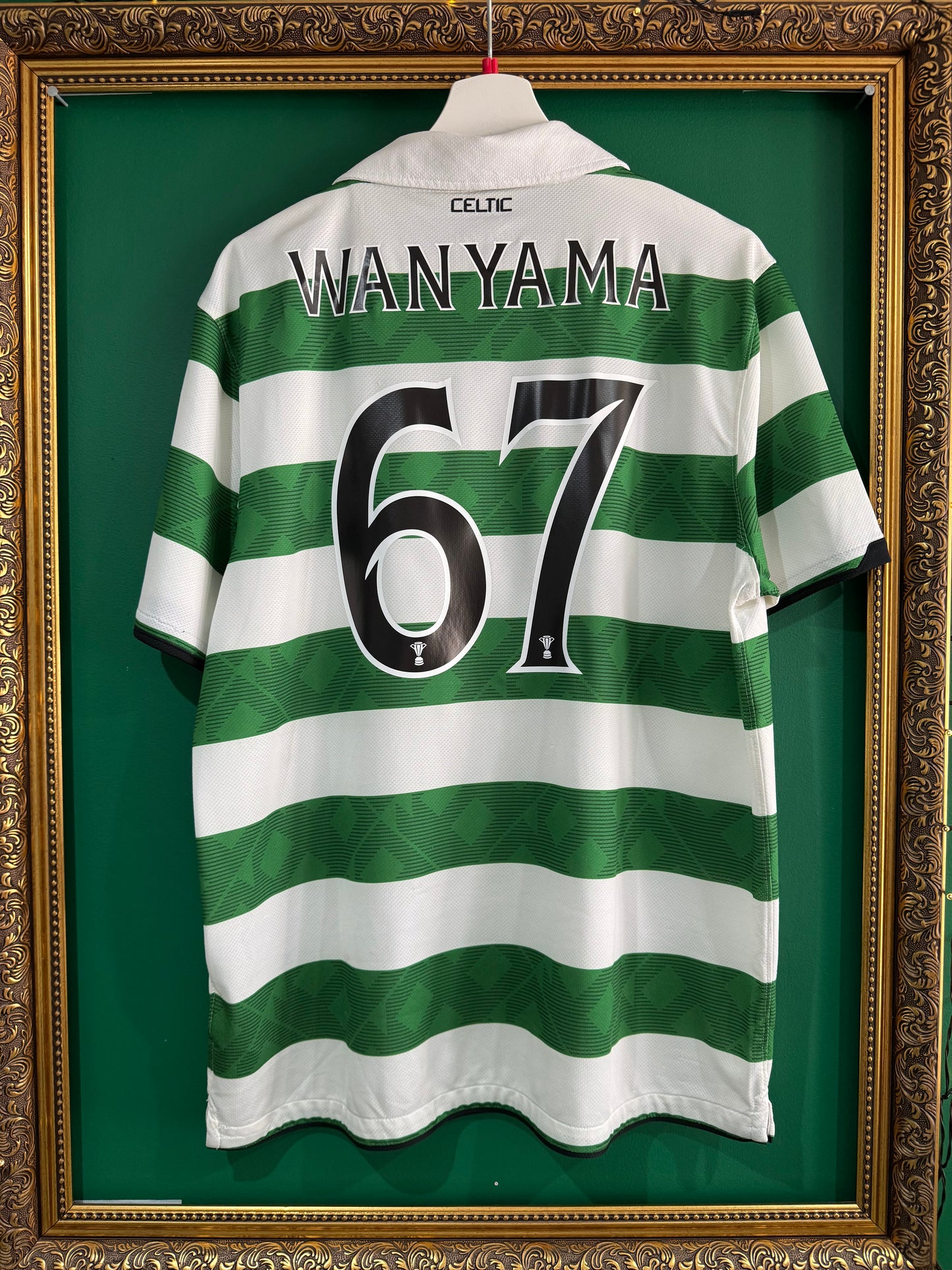 Celtic 2010/12 home shirt large Wanyama 67