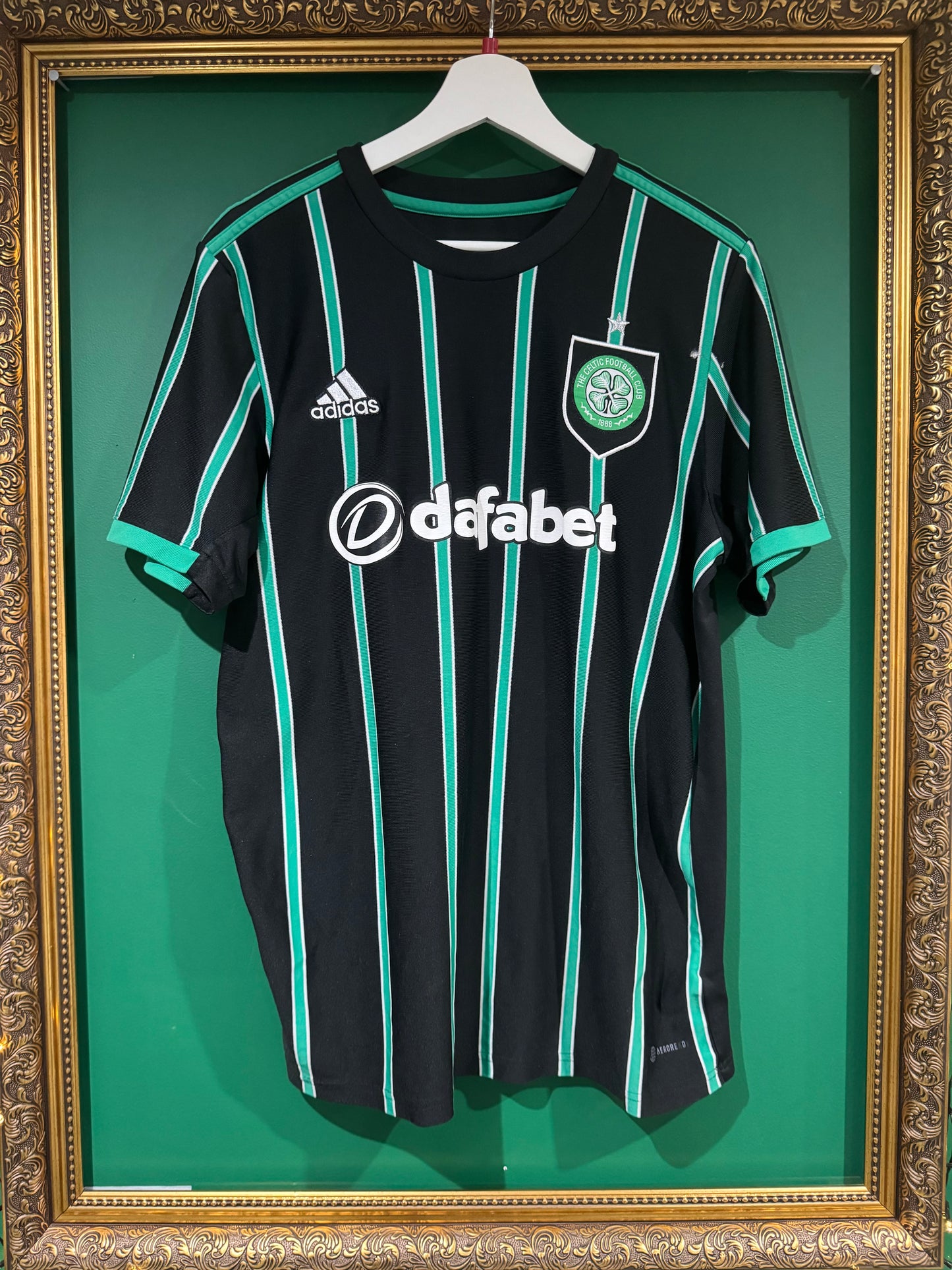 Celtic 2022/23 away shirt large