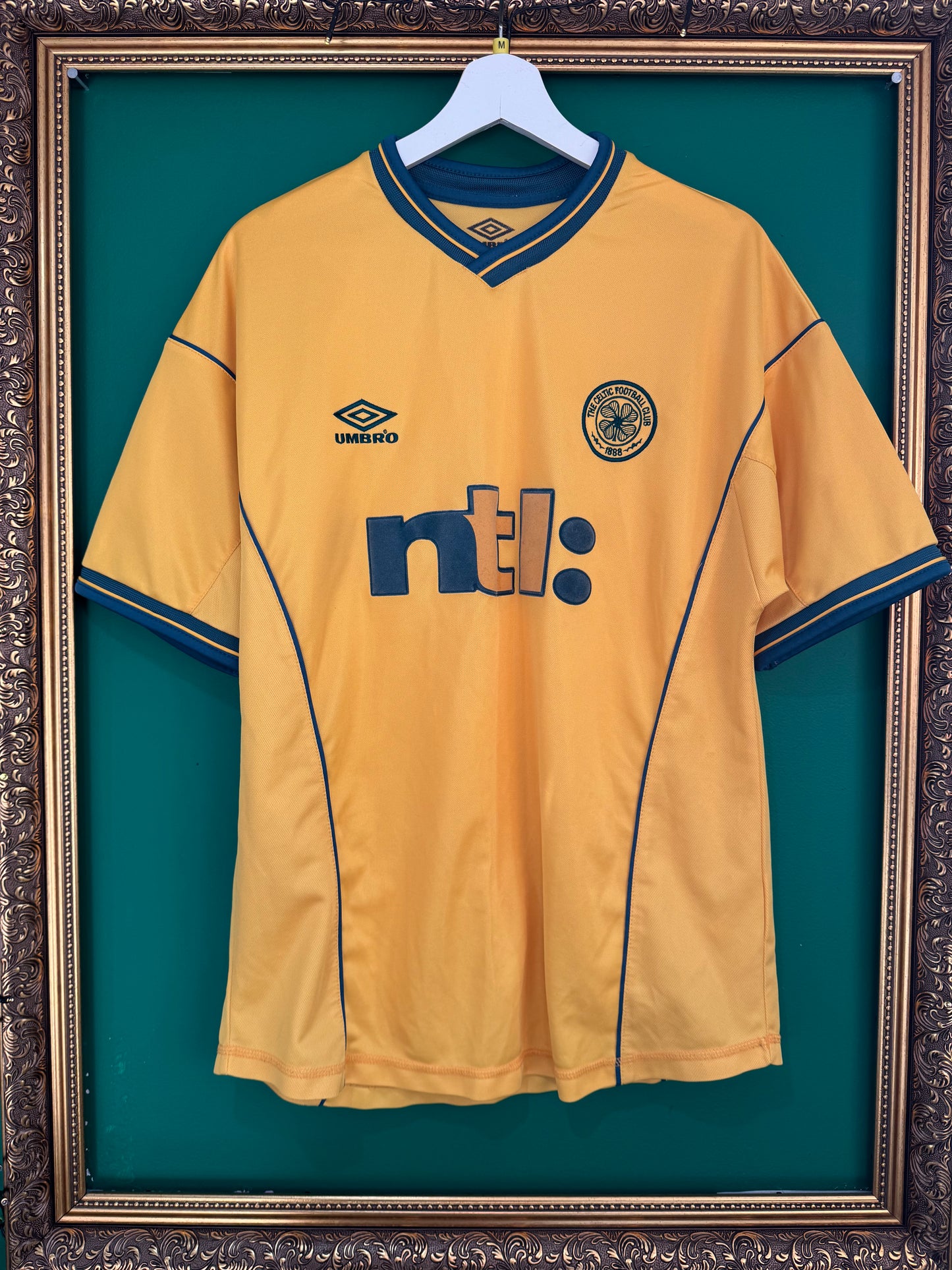 Celtic 2000/02 away medium Larsson 7