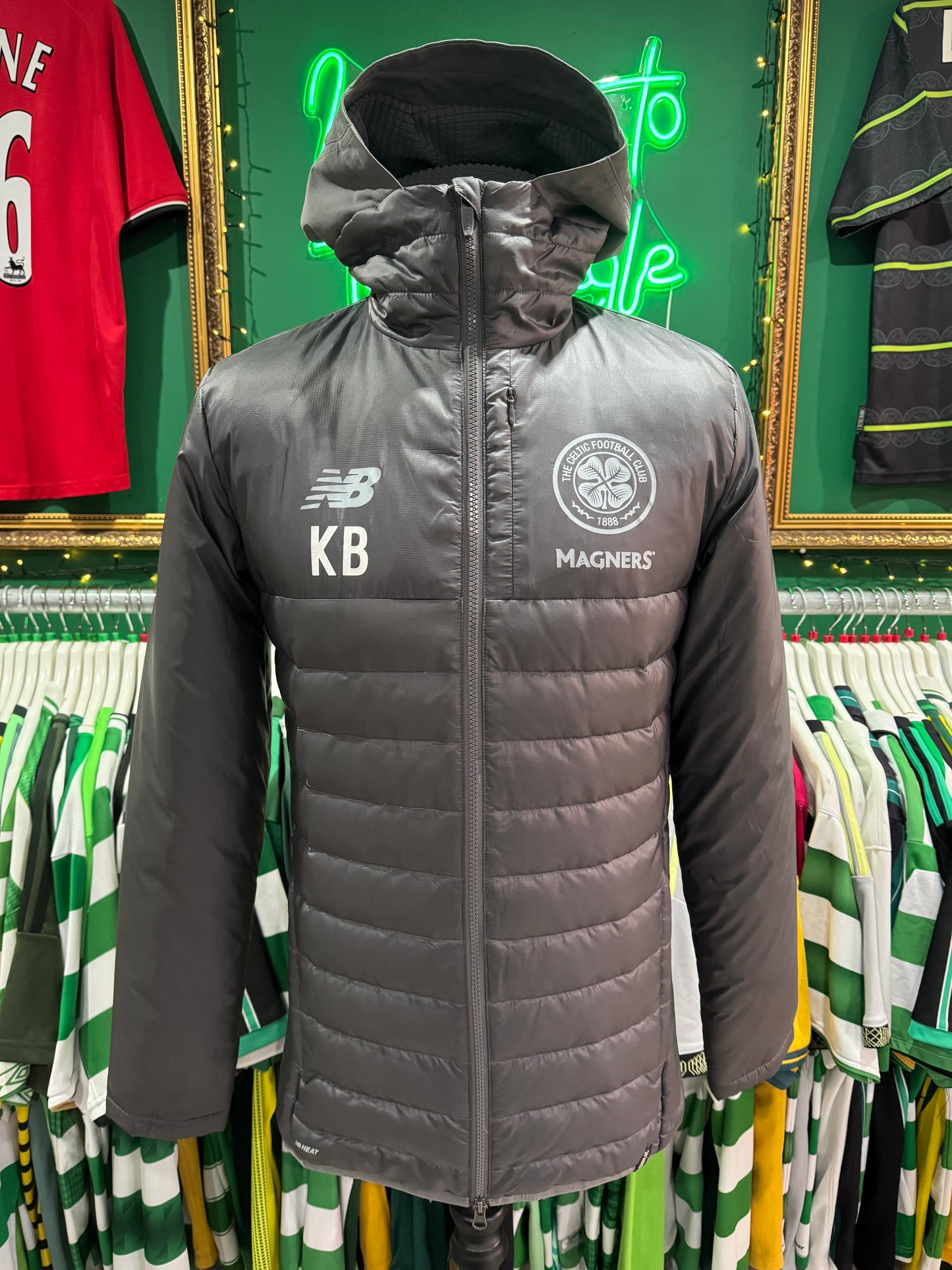 Celtic padded puffer coach jacket new balance small