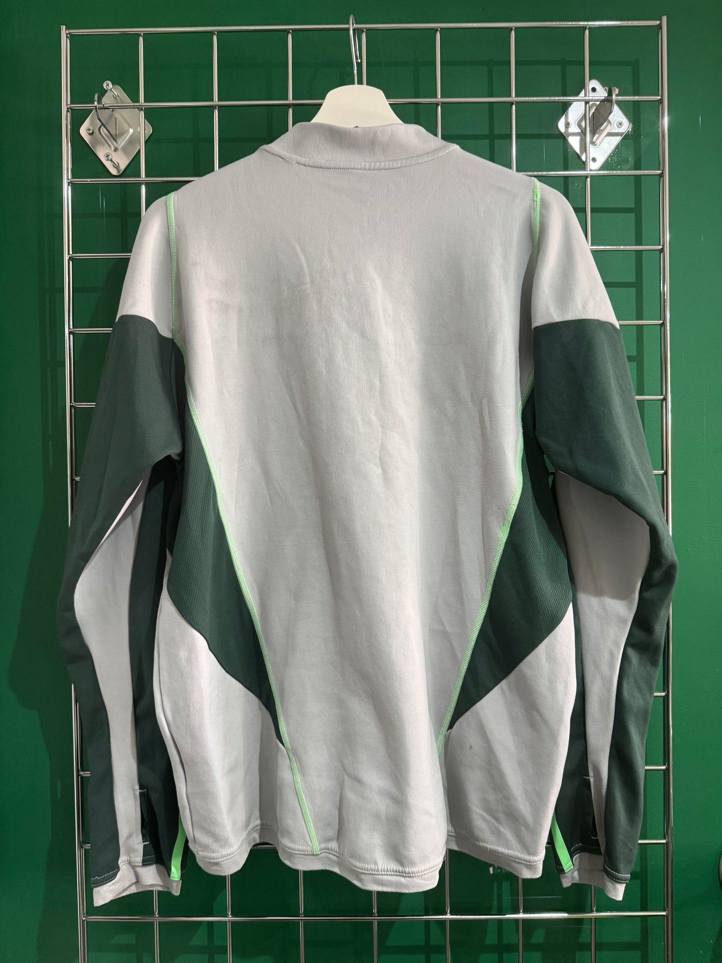 Celtic Nat Phillips training worn half zip number 6