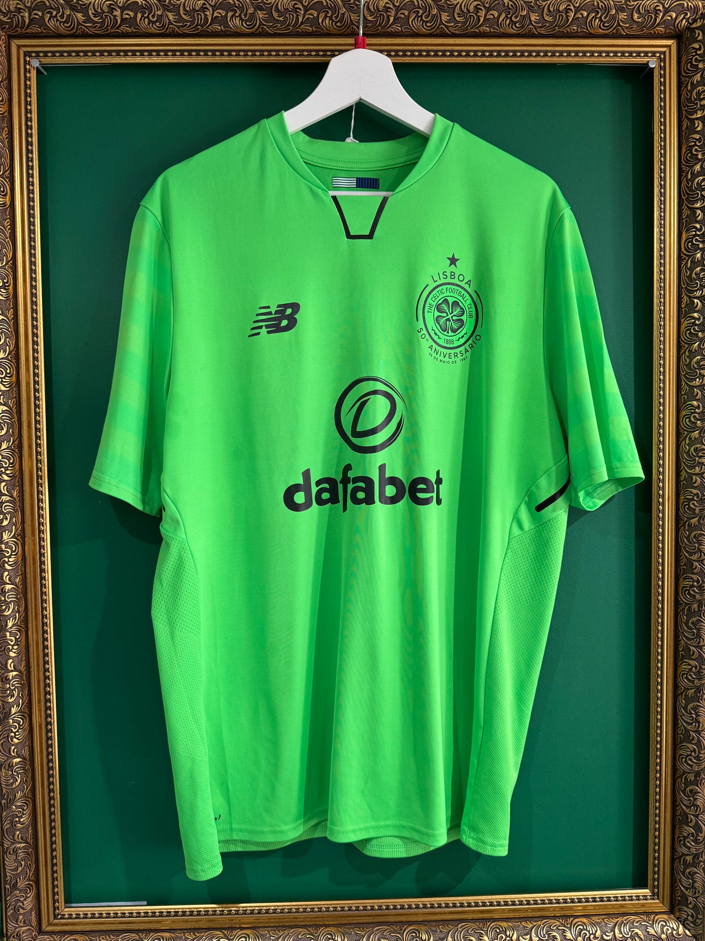 Celtic 2017/18 third shirt large