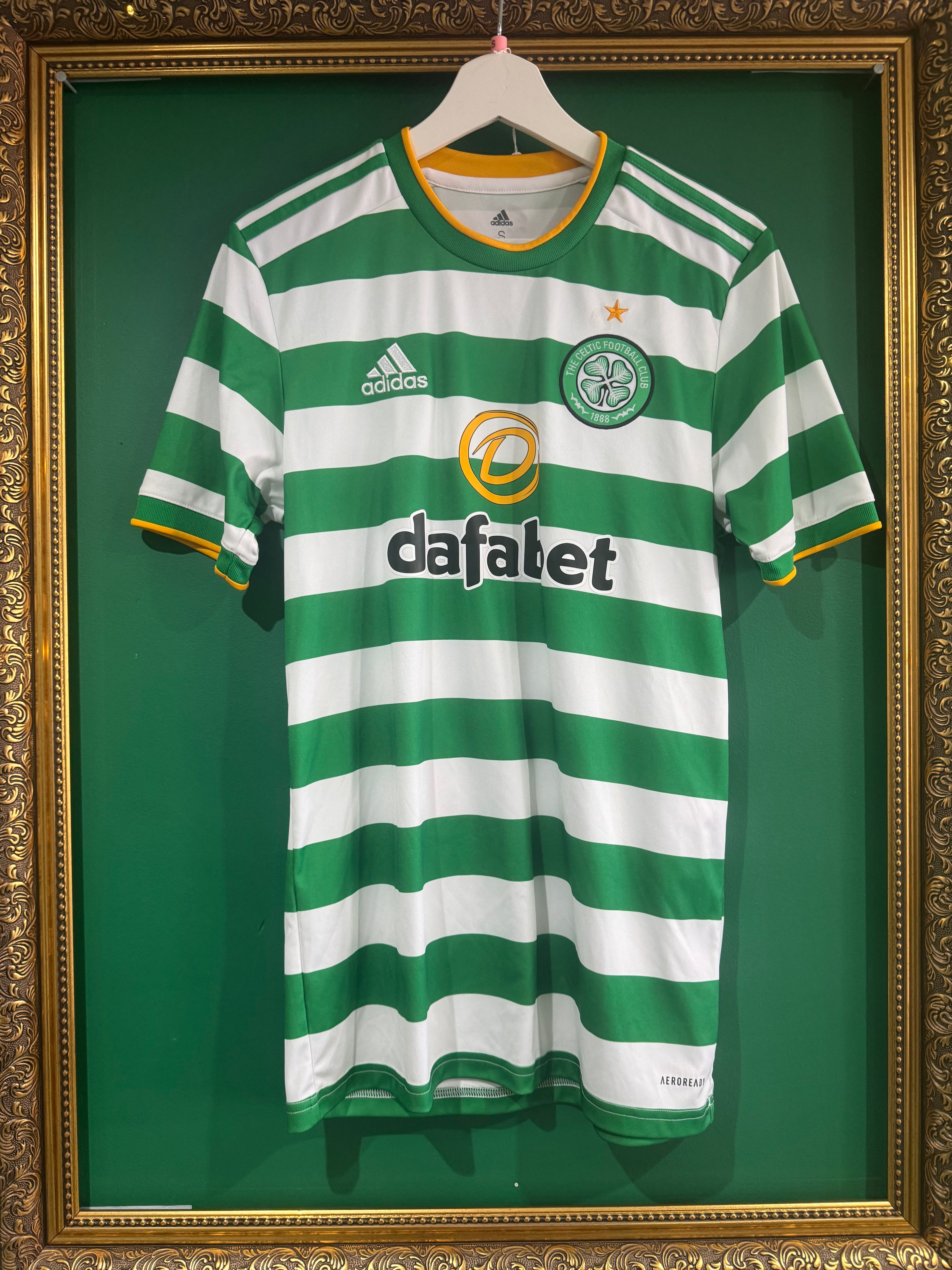 The Glasgow Celtic Wear - Classic football shirts - Retro Celtic tops