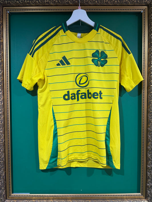 Celtic 2024/25 away shirt small