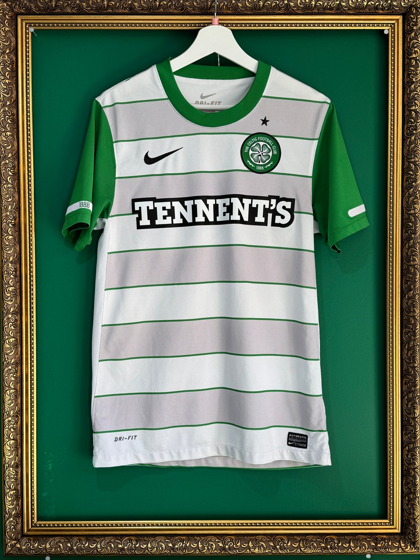 Celtic 2011/12 away shirt small