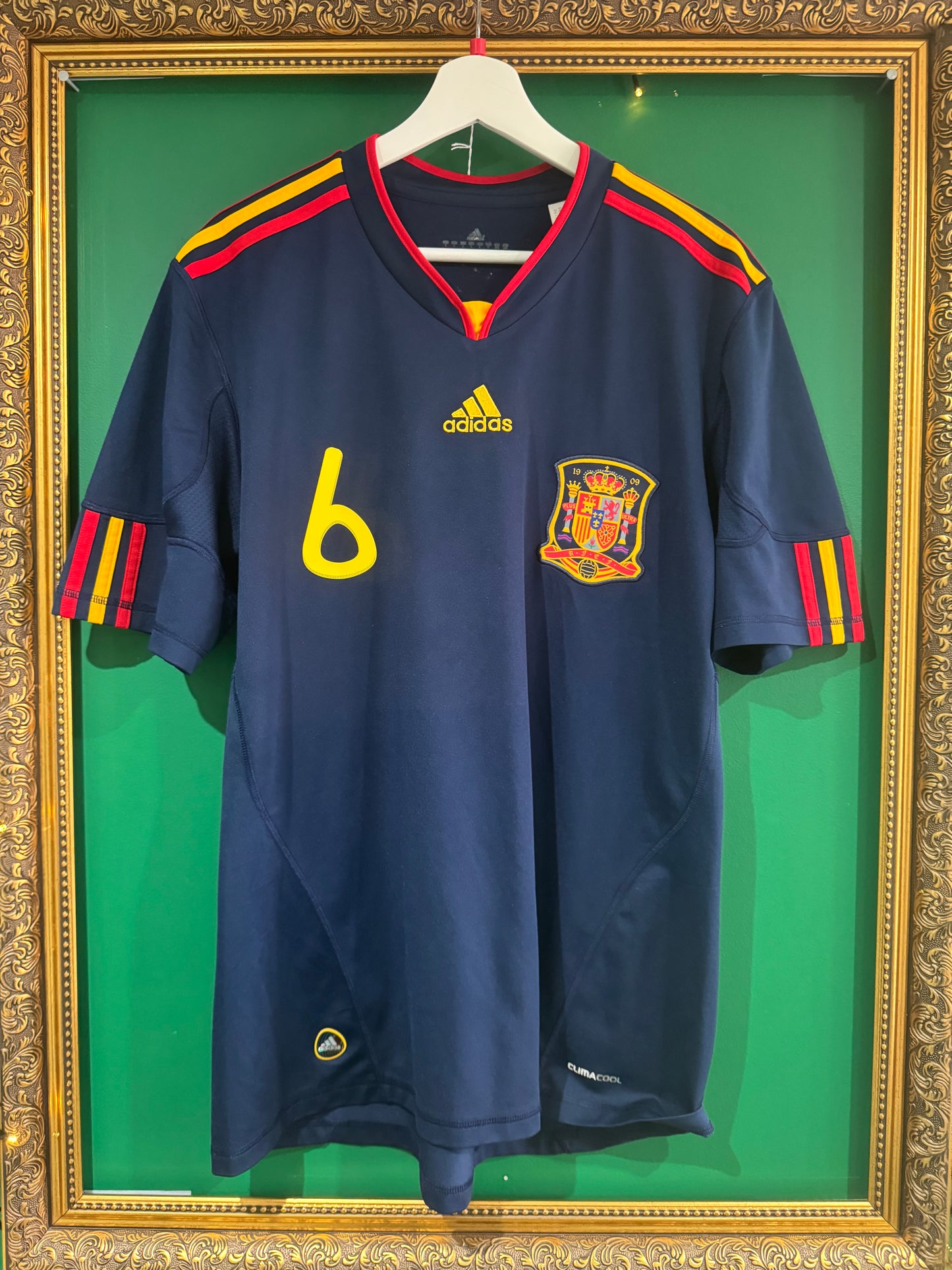 Spain 2010 away shirt large Iniesta 6