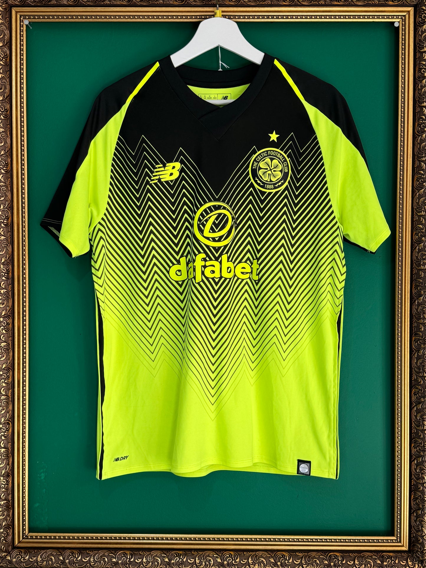 Celtic 2018/19 third medium Brown 8