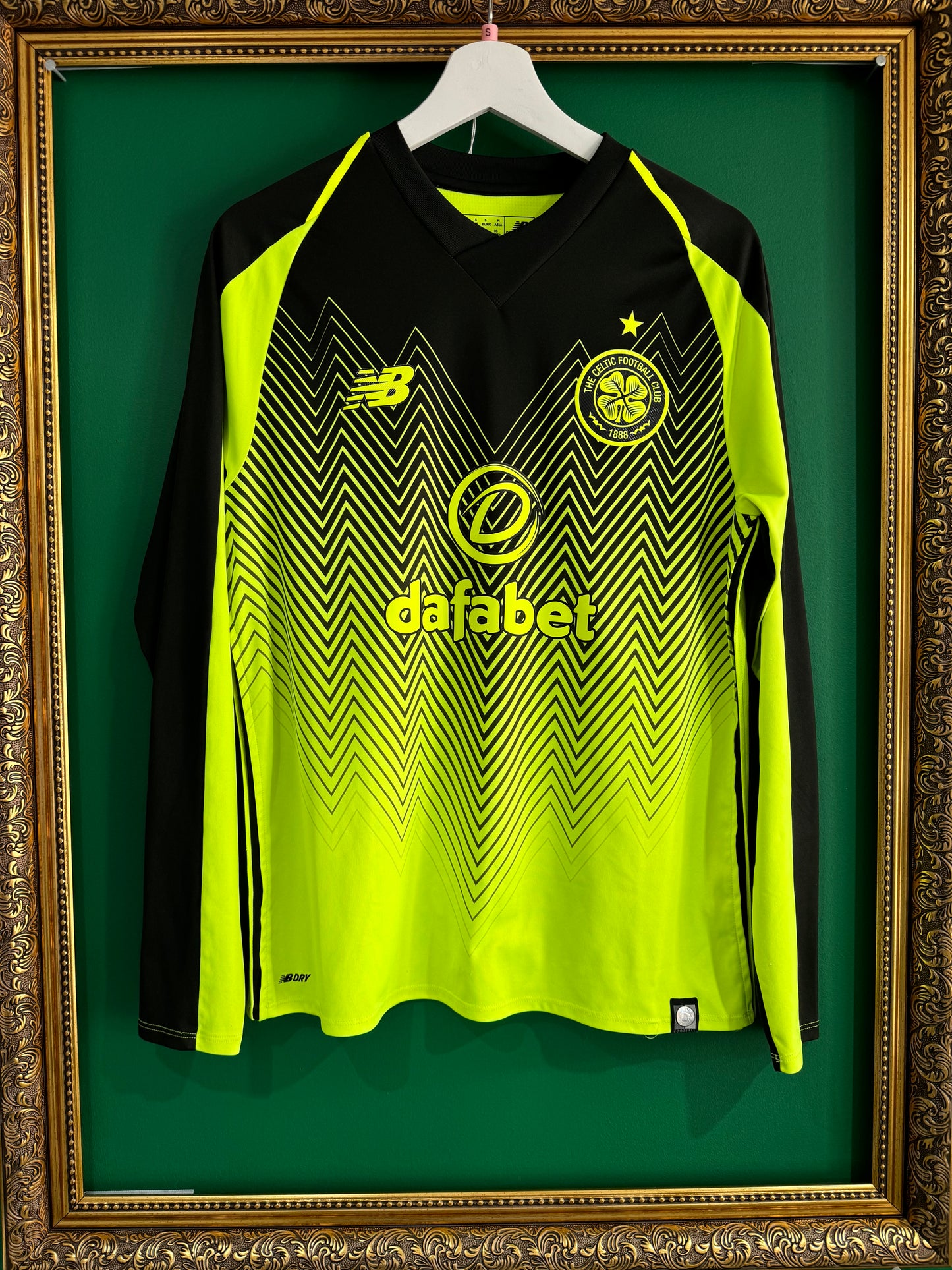 Celtic 2018/19 third small ls