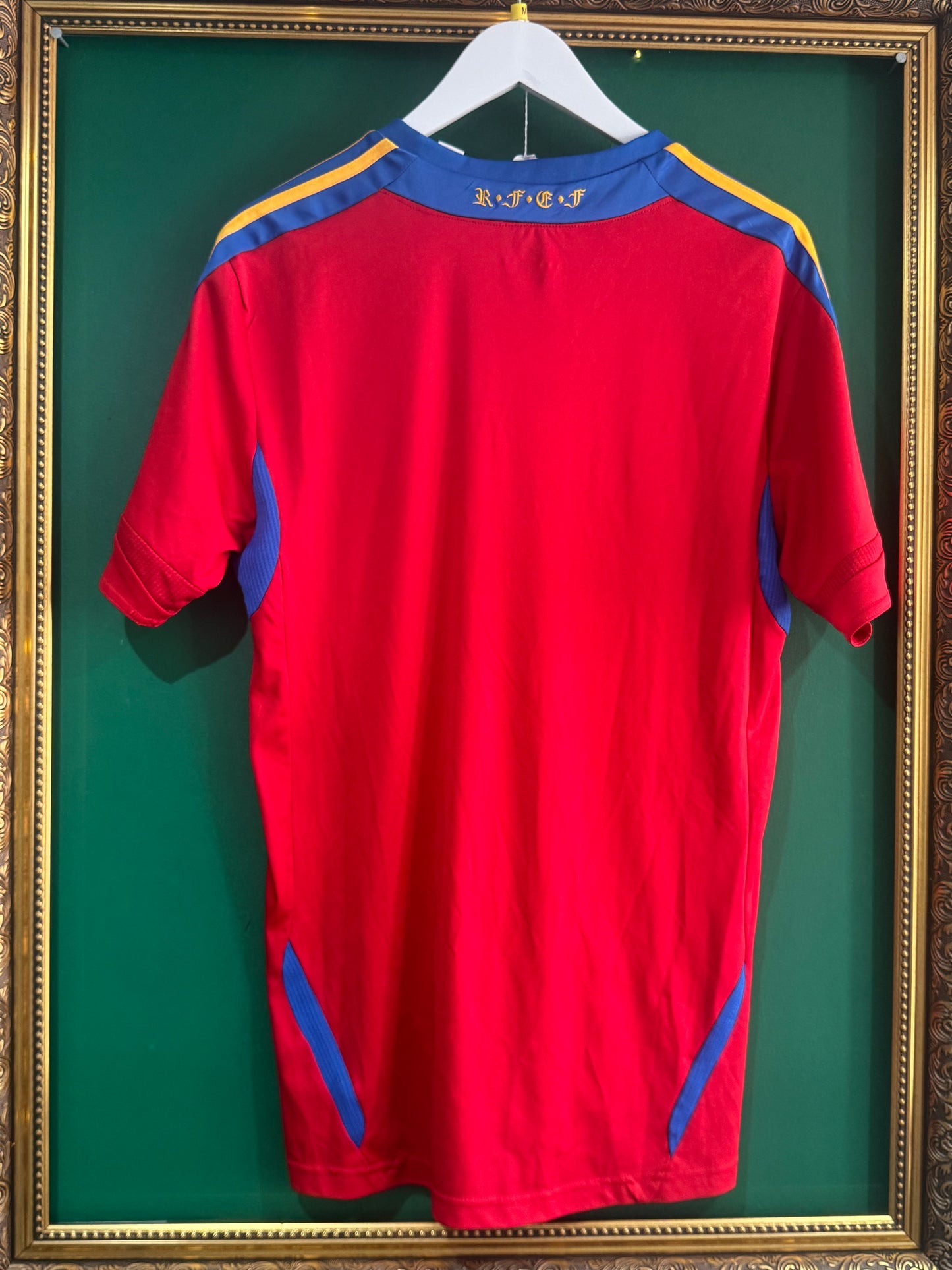 Spain 2011 home shirt medium