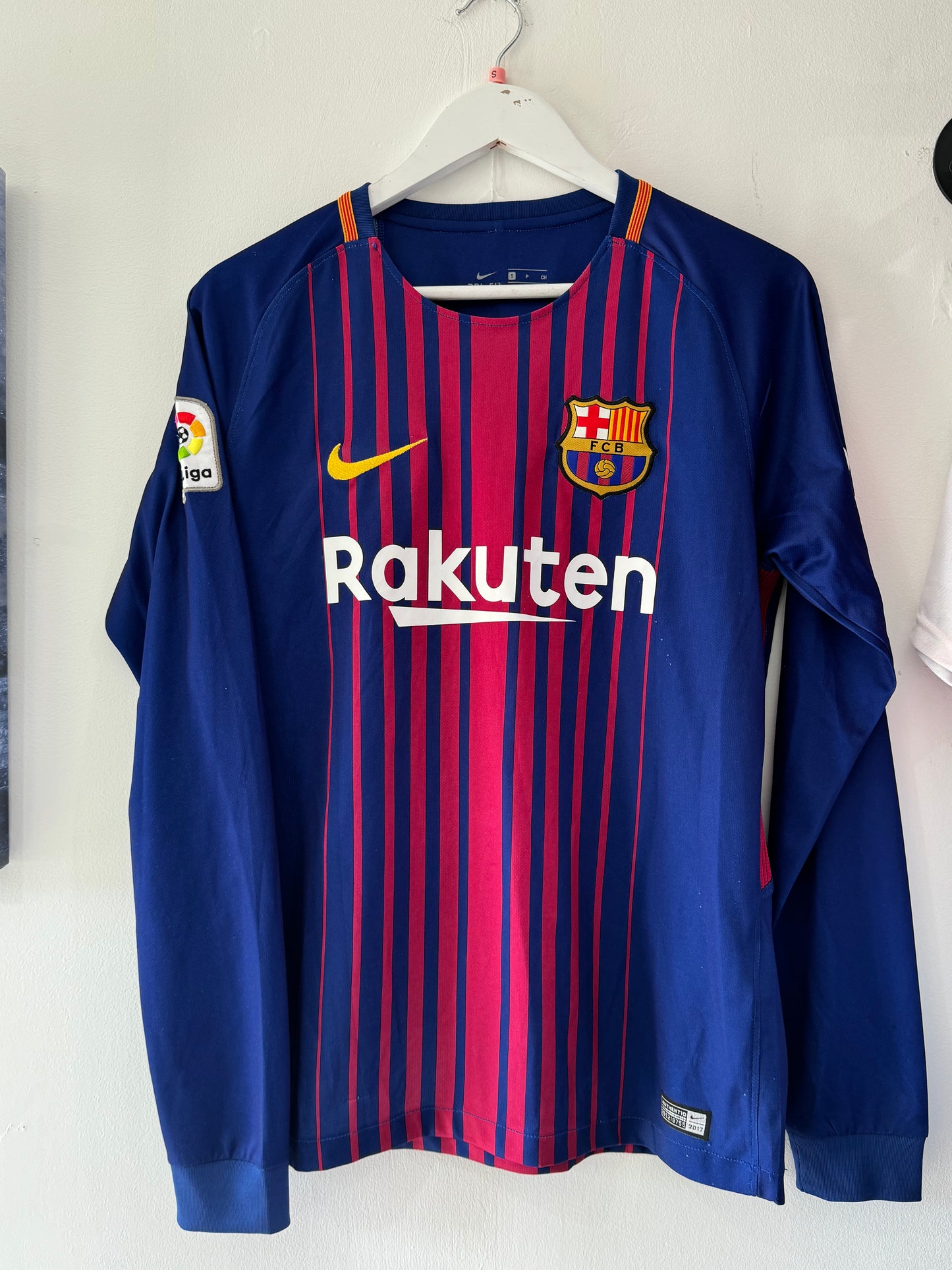 Barcelona 2017/18 home Iniesta 8 ls small