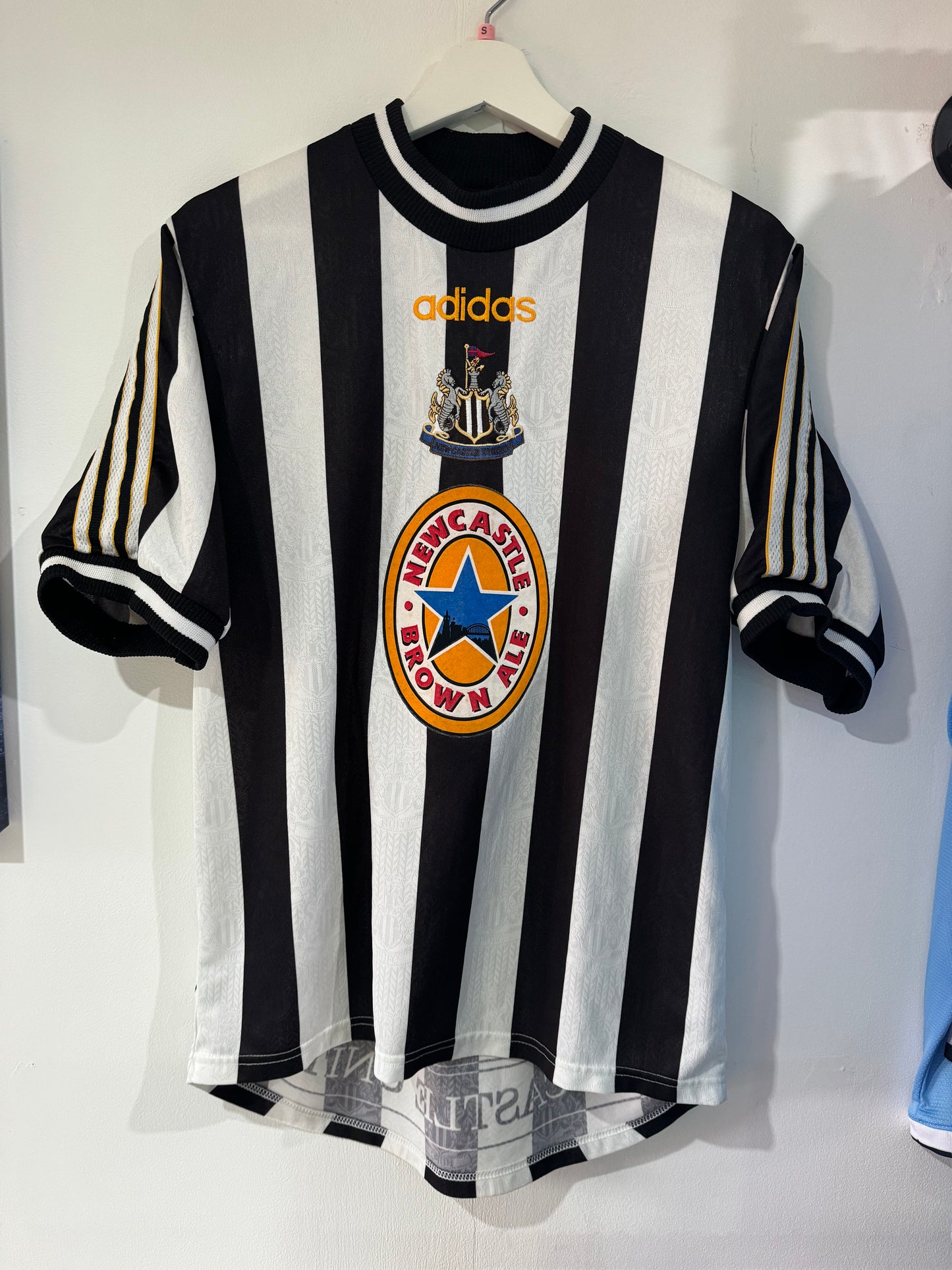 Newcastle United 1997/99 home small 8